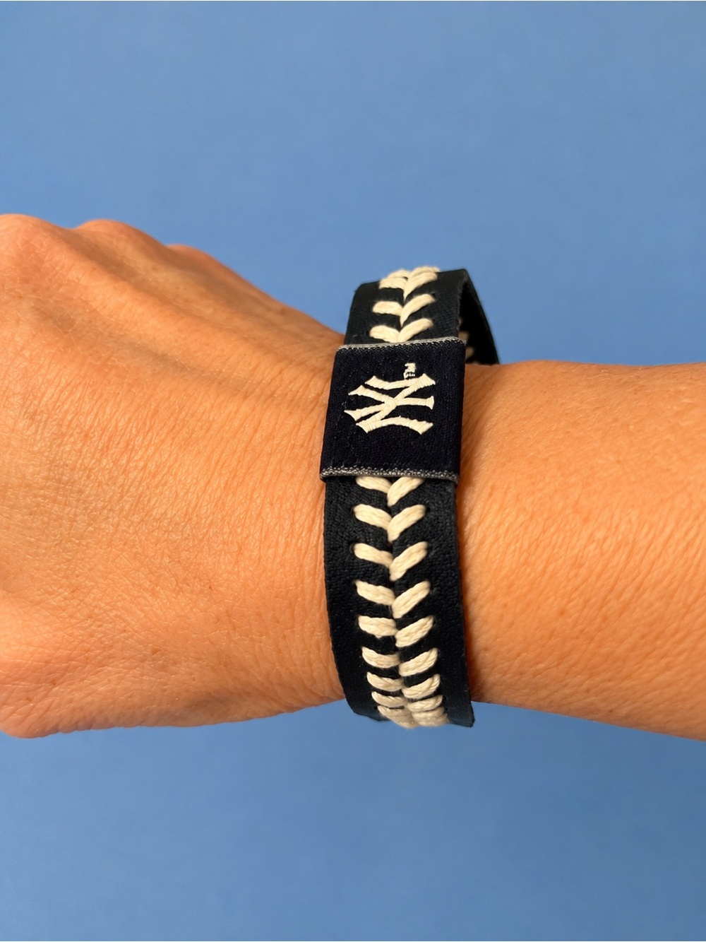 New York Yankees Game Wear Baseball Stitch Bracelet Unisex
Show your Yankees pr